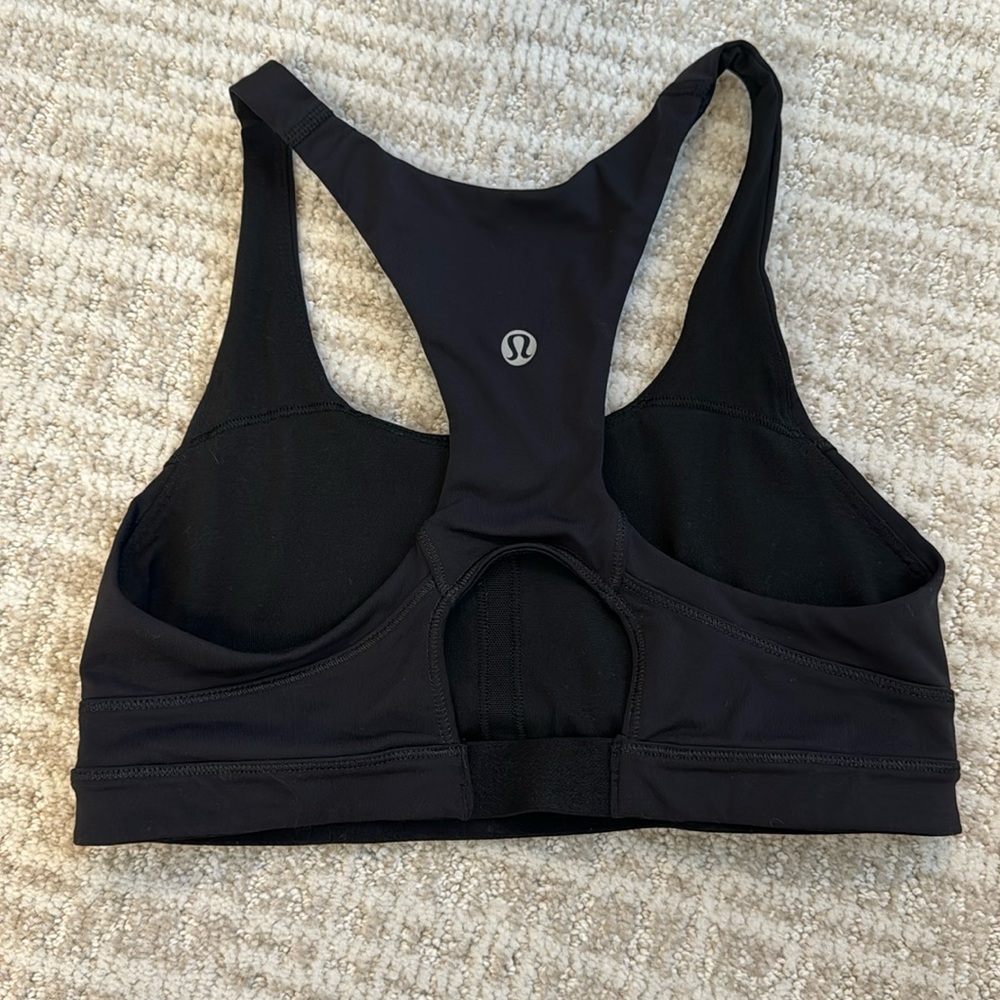 Black Lululemon razorback sports bra